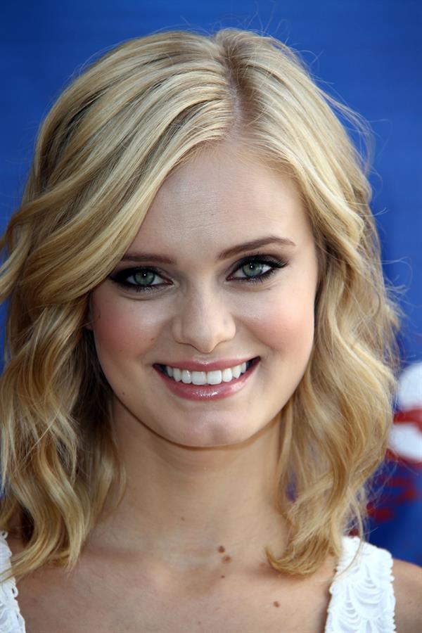 Sara Paxton