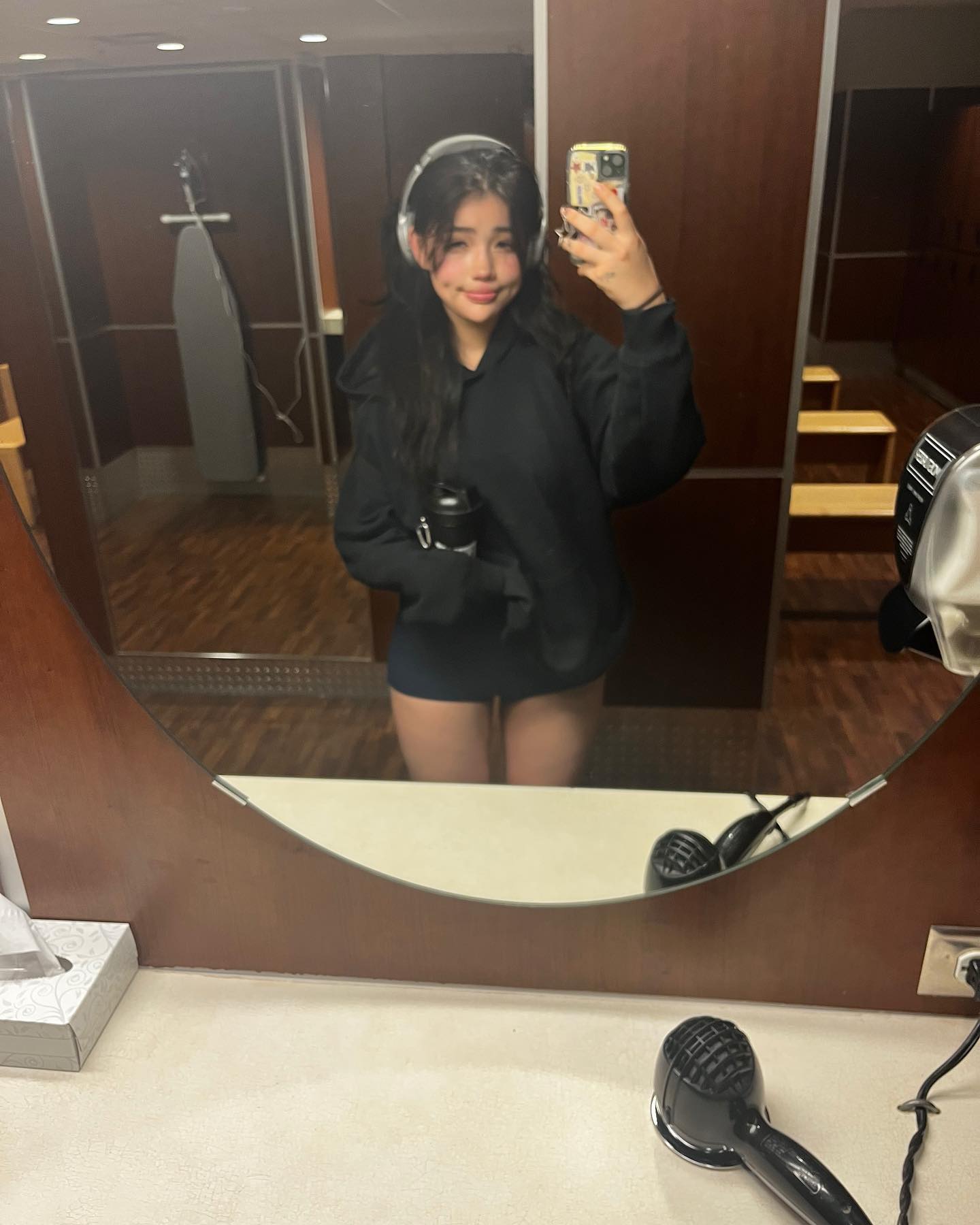 Hannah Kim taking a selfie