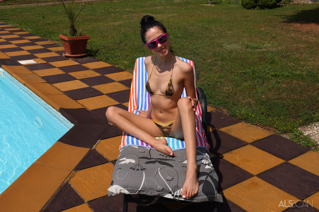 Top Bun Maverick with Alyssa Bounty by Als Photographer