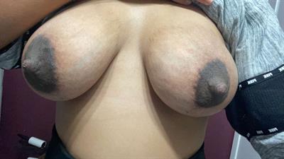 Showing her amazing tits