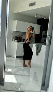 Varia Veselova taking a selfie