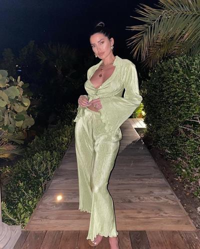 Nicole Williams English