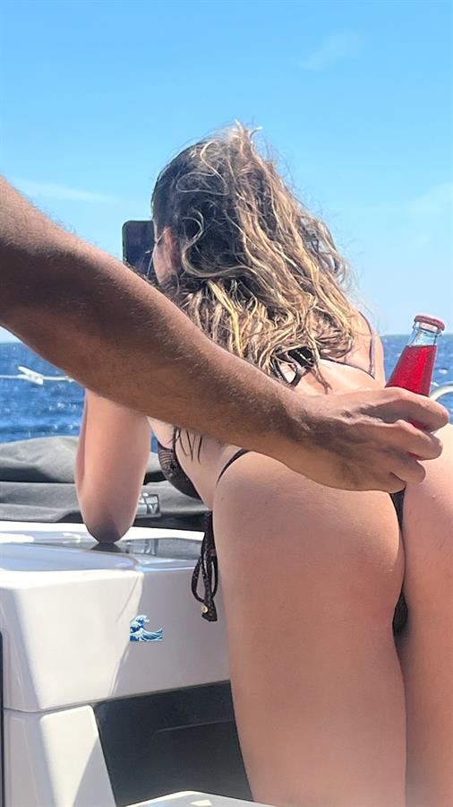 Age 29, showing ass