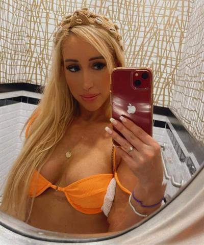 Michelle leszkiewicz in a bikini taking a selfie