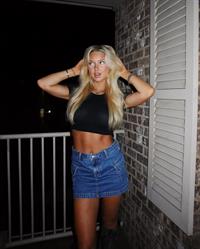 Sydney Thomas was a ring girl in the Mike Tyson vs Jake Paul fight