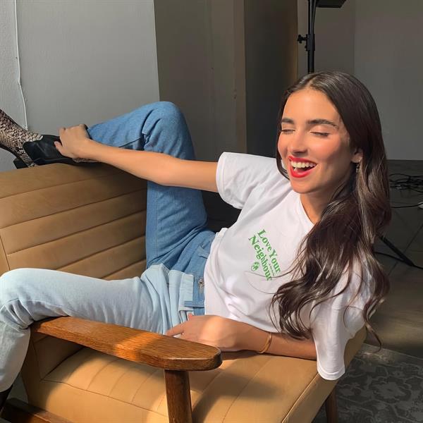 Elisha Herbert was born on June 25, 1999 in Sunshine Coast, Queensland, Australia. She is an actress and social media influencer, She also has a twin sister Rene Herbert.