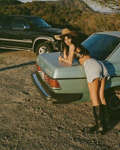 Elisha & Renee Herbert - Cowgirls