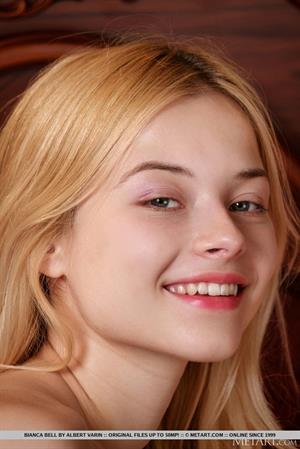 Bianca Bell Nude Pictures Curvaceous