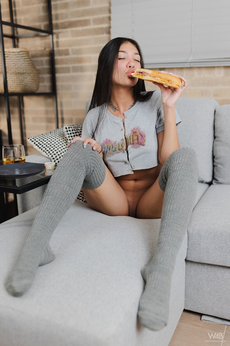 Yeye Guzman: Size Matters