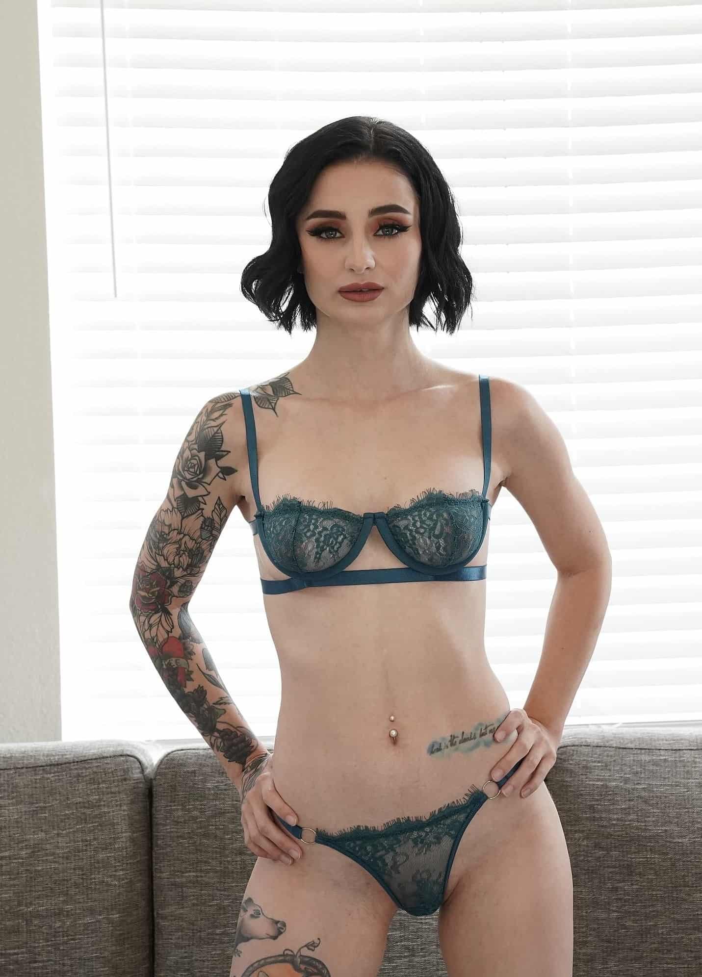 Stevie Moon in lingerie