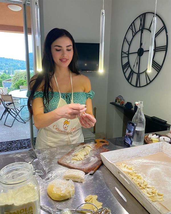 Kenzie Anne - Photo shoot in Italy