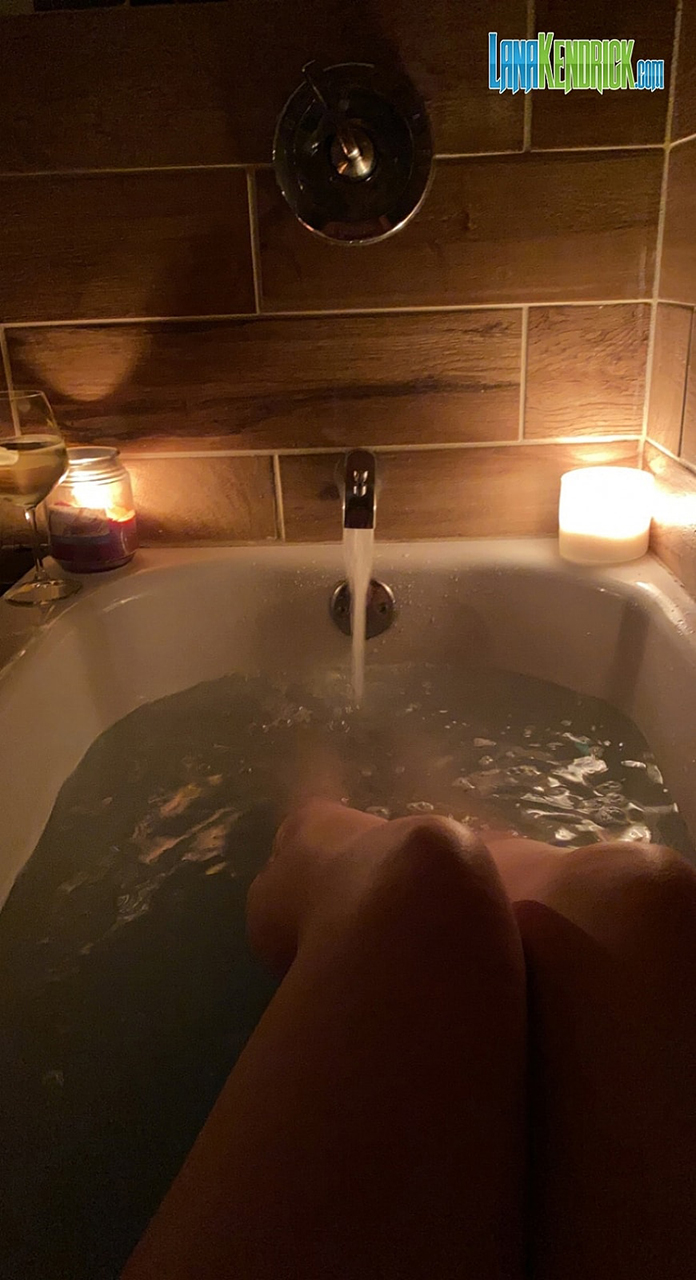 Lana Kendrick - Diary Pics 1