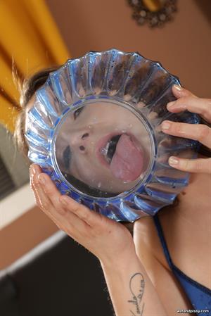 Lenna Ross Nude Pictures Lenna Licks Her Piss