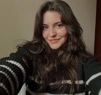 Zeynep taking a selfie