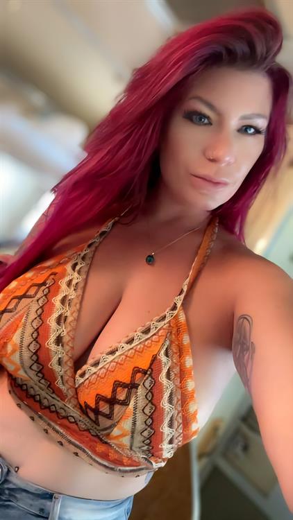 Catherine Klein taking a selfie