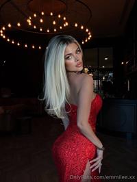 Emily (emmilee.xx)