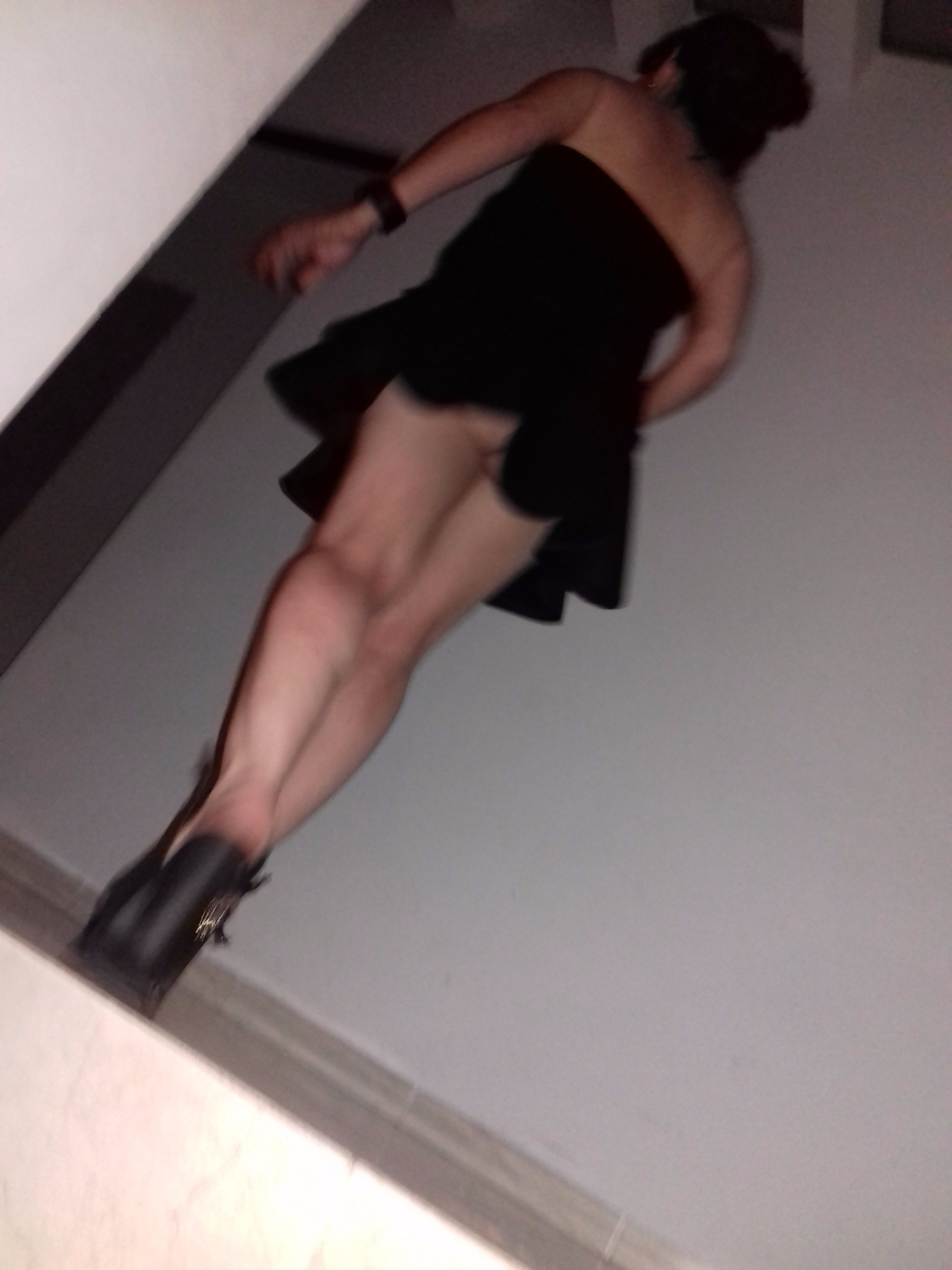 Delicious and fuckable latin housewife ?