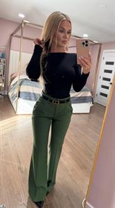 Justina Marek taking a selfie