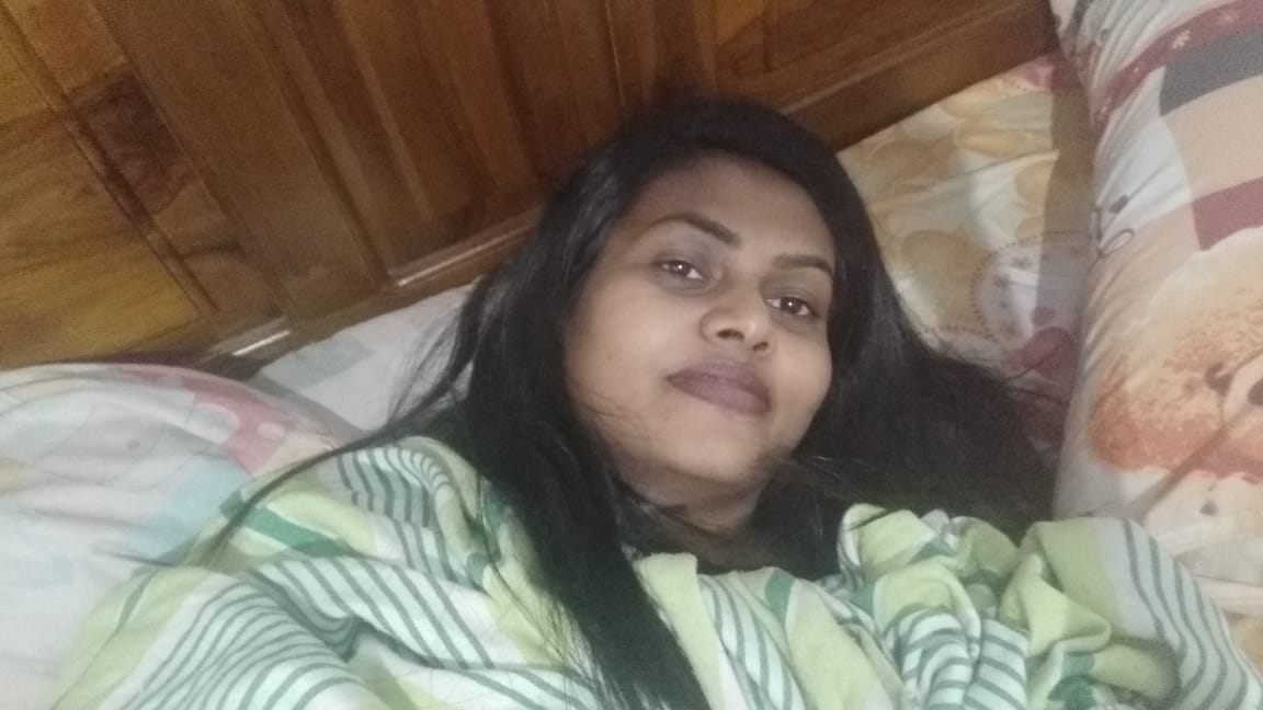 Wesa isuri showing her boobs and pussy she want big cocks