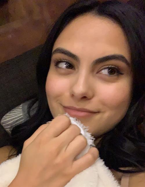 Camila Mendes