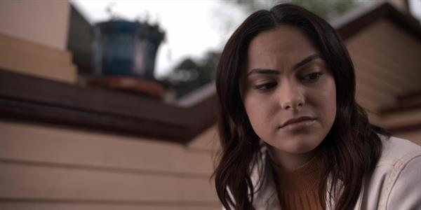 Camila Mendes