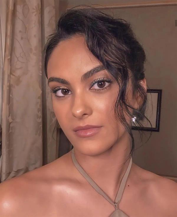 Camila Mendes