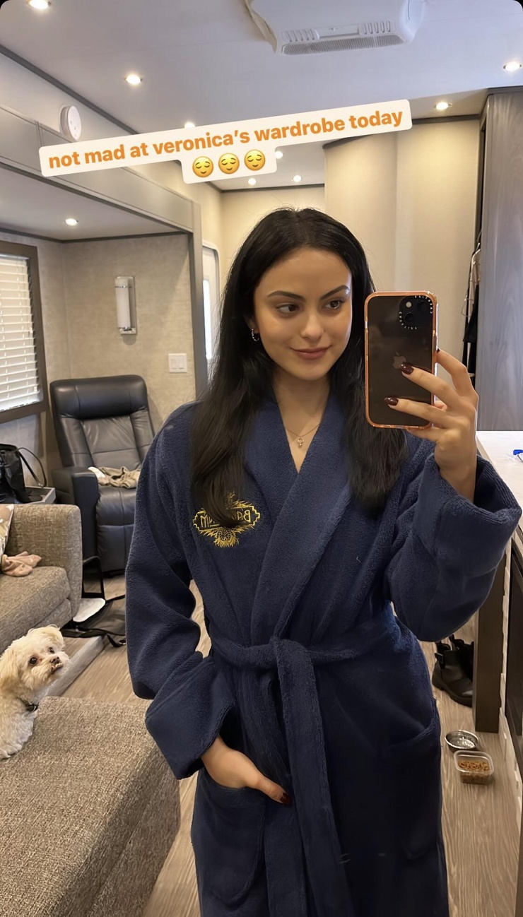 Camila Mendes