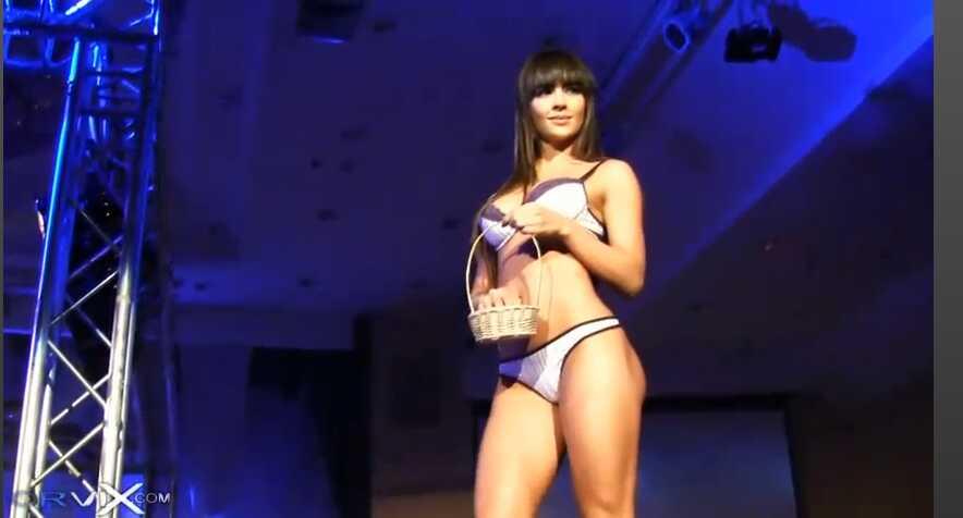 Natalia Vélez in lingerie