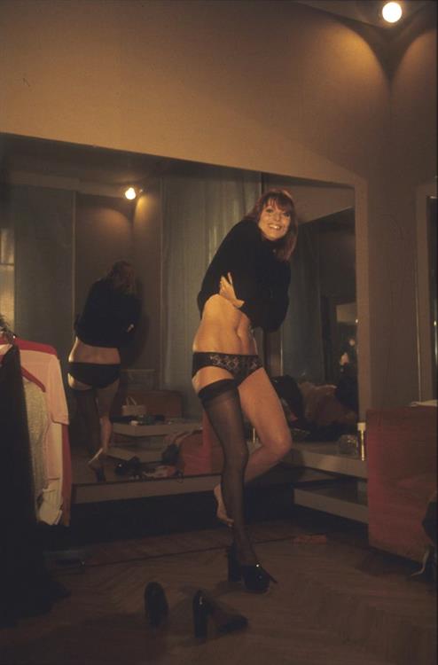 Elsa Martinelli in lingerie