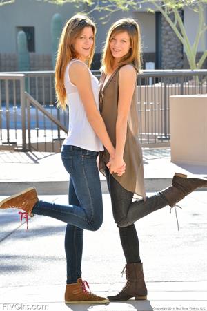 Twins FTV Nude Pictures Twins Casual Flashers