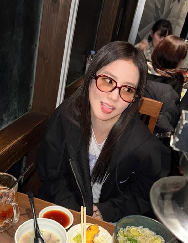 Jisoo (Kim Ji-soo)