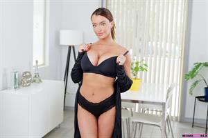 Joshua Lewis Nude Pictures Lusty housewife Linzee Ryder rides her stepson's dick to help him cum and have serotonin after a bad day at school