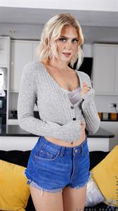 When we asked Georgia Brown to come back for another round of pussy pleasing fun for our cameras she said yes right away!