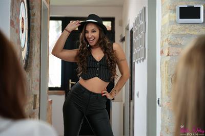 Amirah Adara Tiffany Tatum and Amber Stashh have a clothing haul try on that leads to a horny lesbian threesome