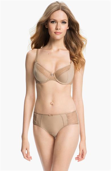 Lada Kravchenko in lingerie