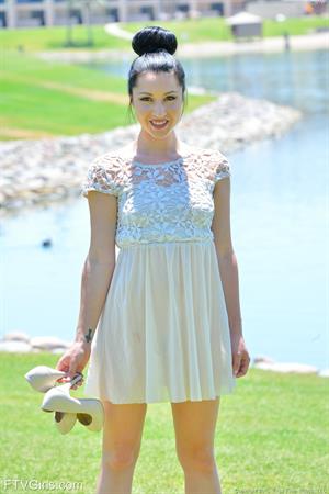 Carrie-II FTV Nude Pictures Like A Bridesmaid