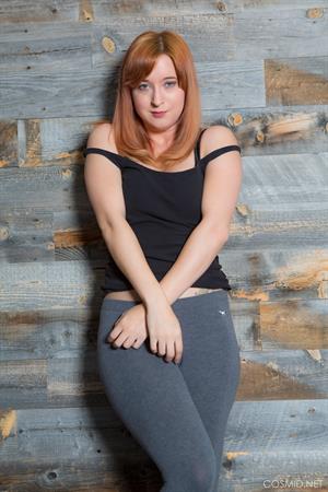 Ivy Jane Nude Pictures Ivy On The Wood Wall