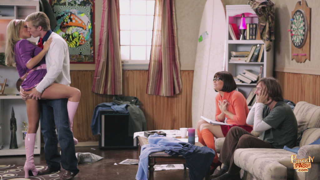 Scooby Doo - Bobbi Starr & Bree Olson & Lily LaBeau