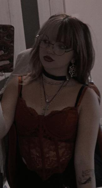 VgothV taking a selfie