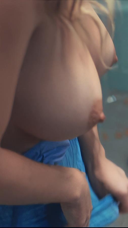 Sydney Sweeney Topless in Euphoria S2:E01 