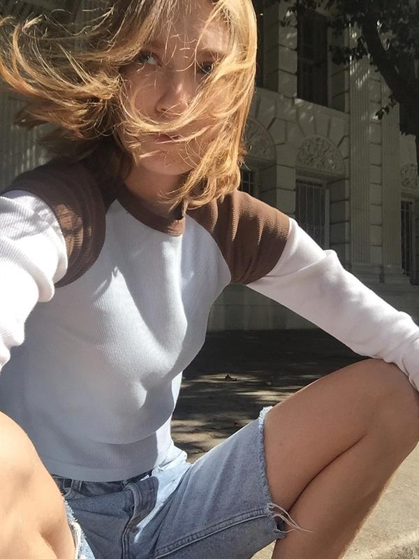 Claire Roos