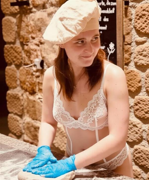 Ronja Wolf in lingerie taking a selfie