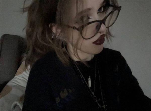 Eliza taking a selfie