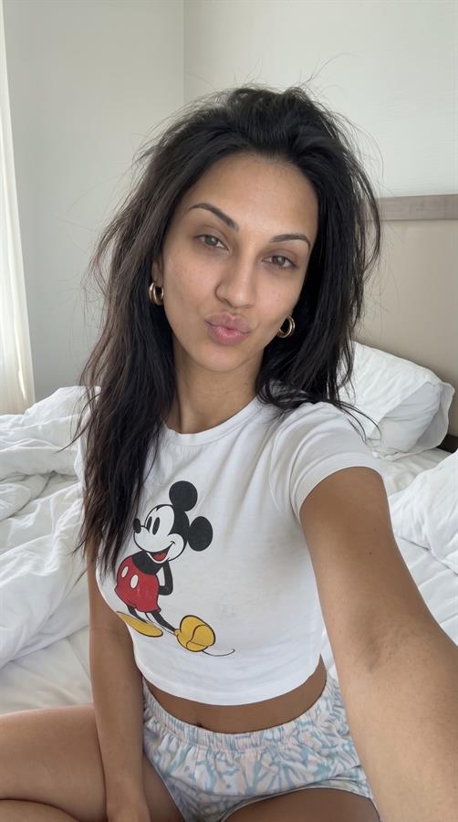 Filiz Yildiz taking a selfie