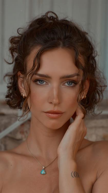 Rachel Cook is an American model and social media star, with millions of fans on Instagram