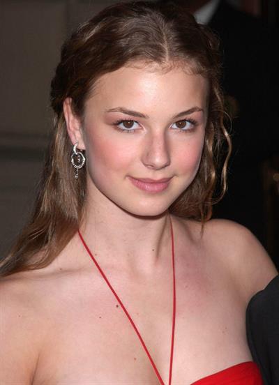 Emily VanCamp