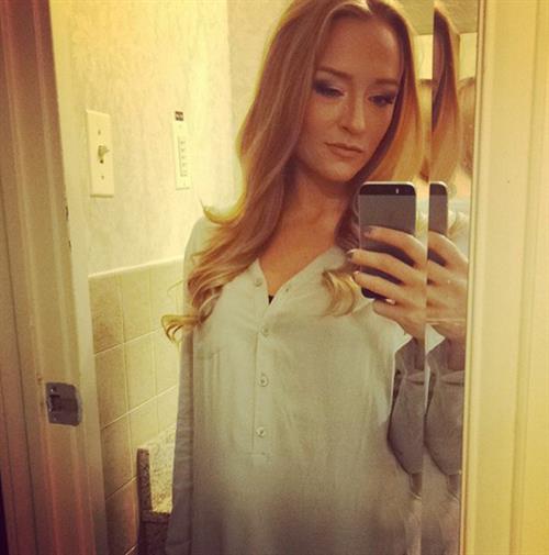 Maci Bookout taking a selfie