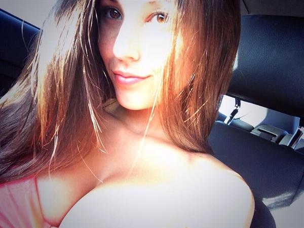 Angie Varona taking a selfie