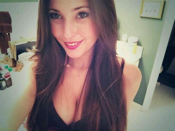 Angie Varona taking a selfie