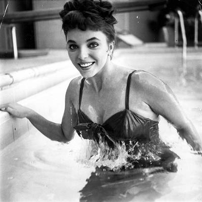 Joan Collins